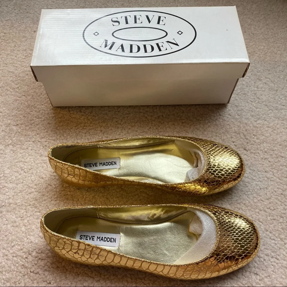[NWT] Steve Madden Gold Ballet Flats